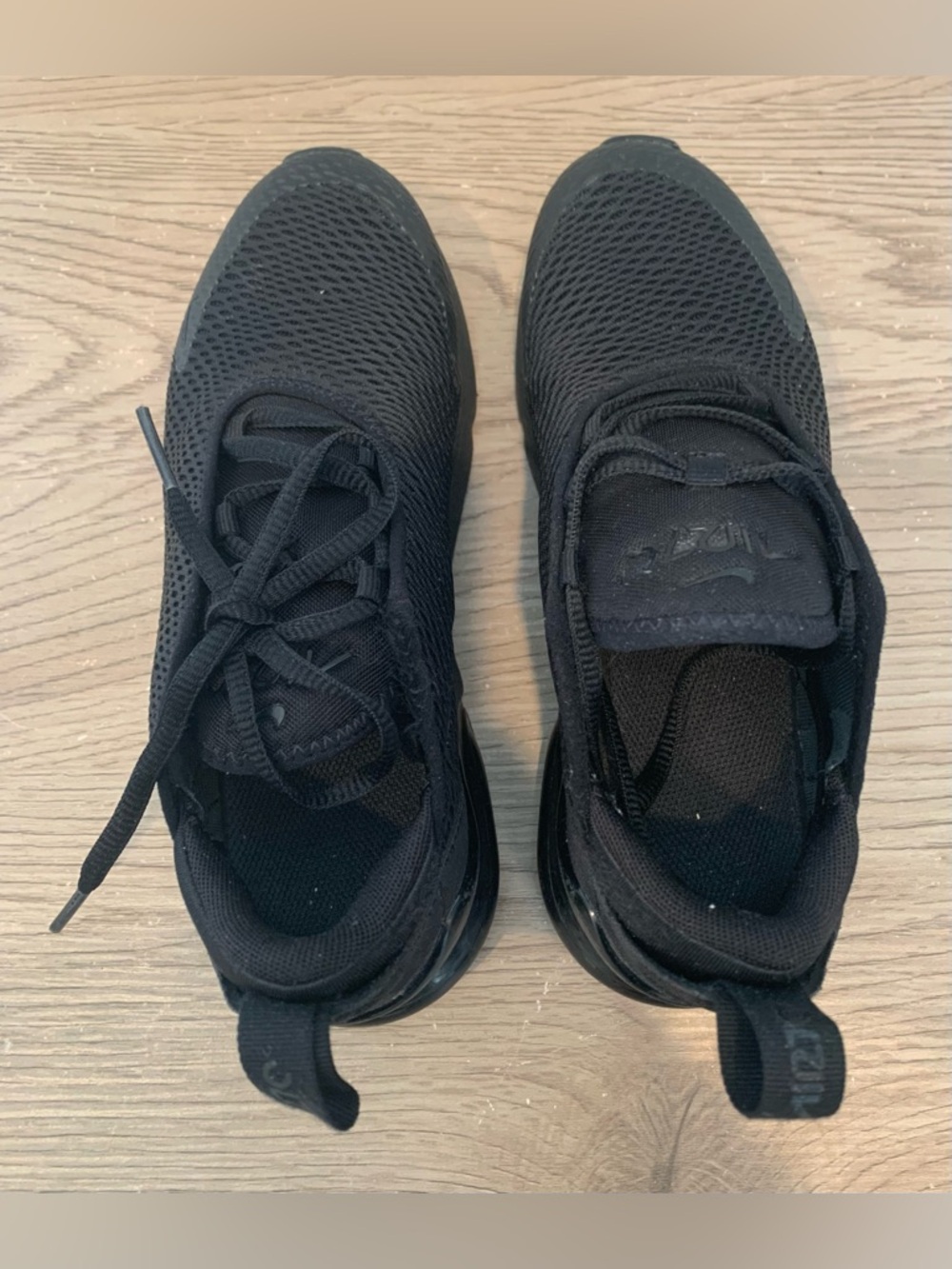 Nike Men’s Black Mesh Athletic Sneakers